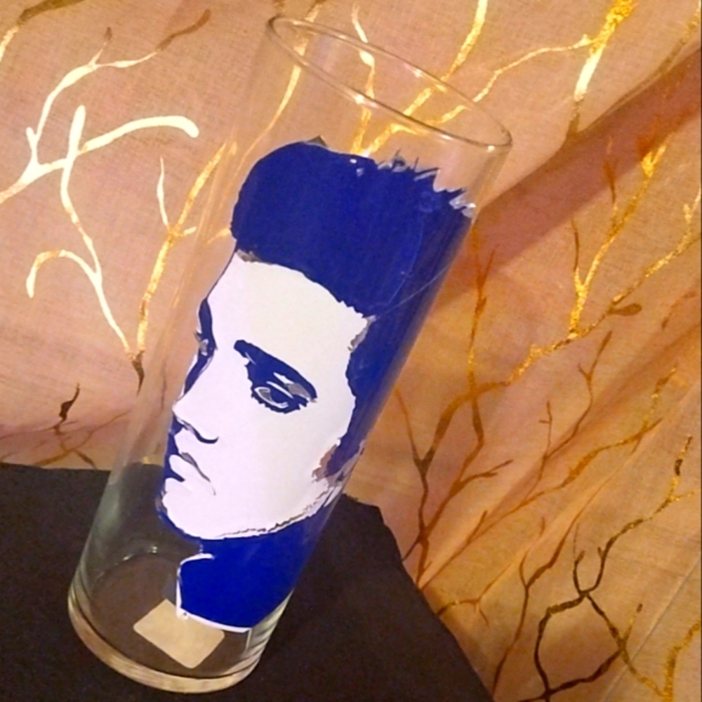 Blue BluevVector-ized glass vase